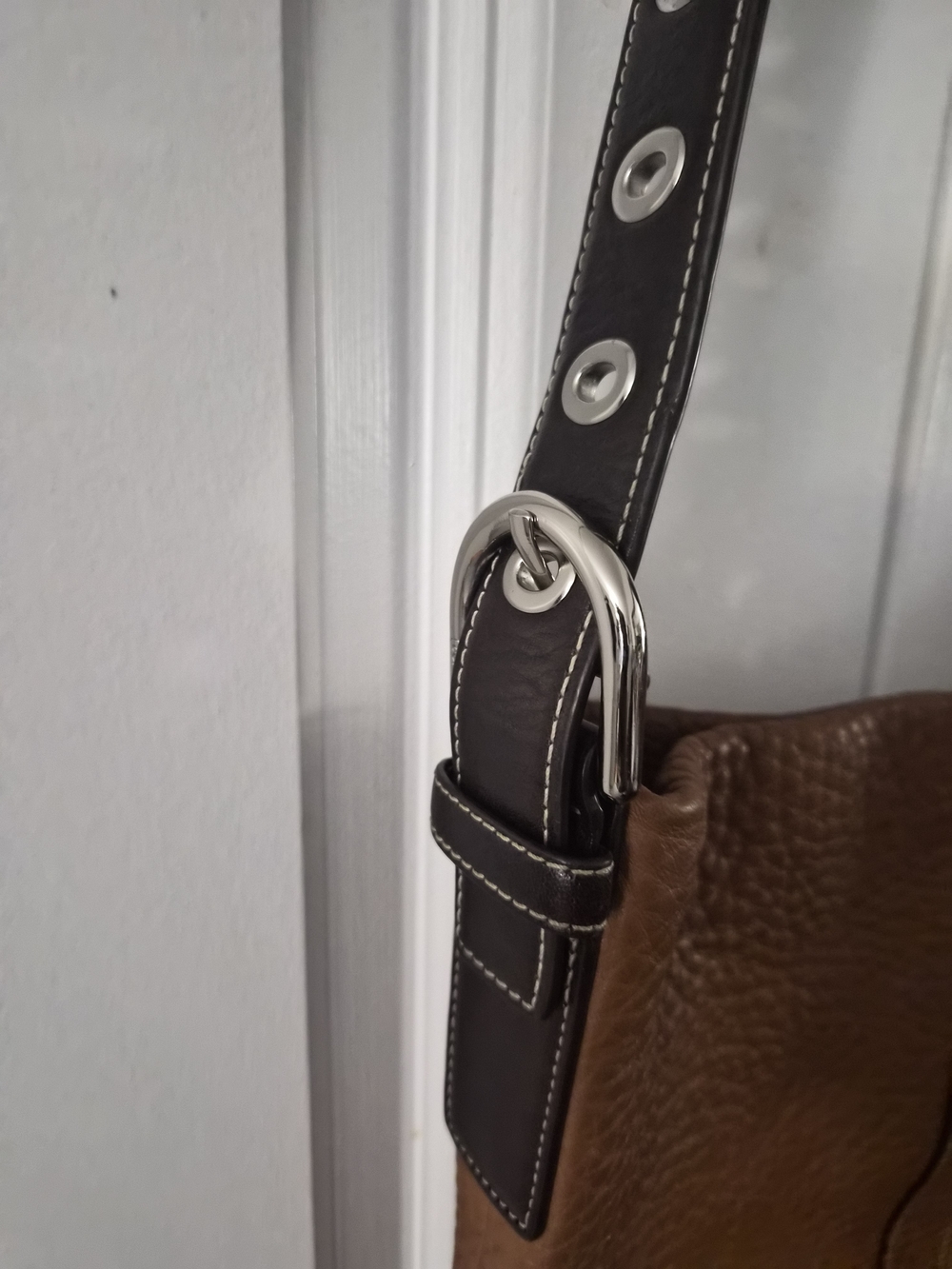 Classic Coach Carmel Brown Leather Crossbody Bag - Picture 6 of 10